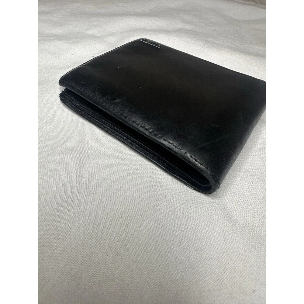 TUMI Black Smooth Leather Men’s Bi-fold Wallet